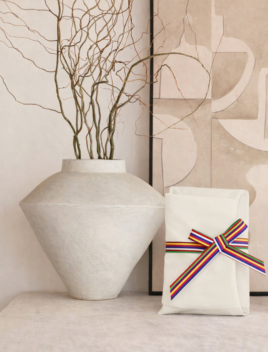 Minimal Gift Wrapping